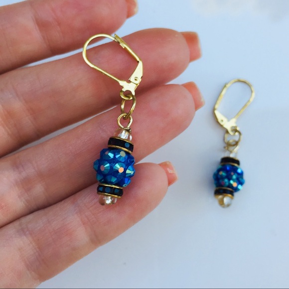 📌 SOLD 📌Blue rhinestone gold crystal earrings - Picture 4 of 5